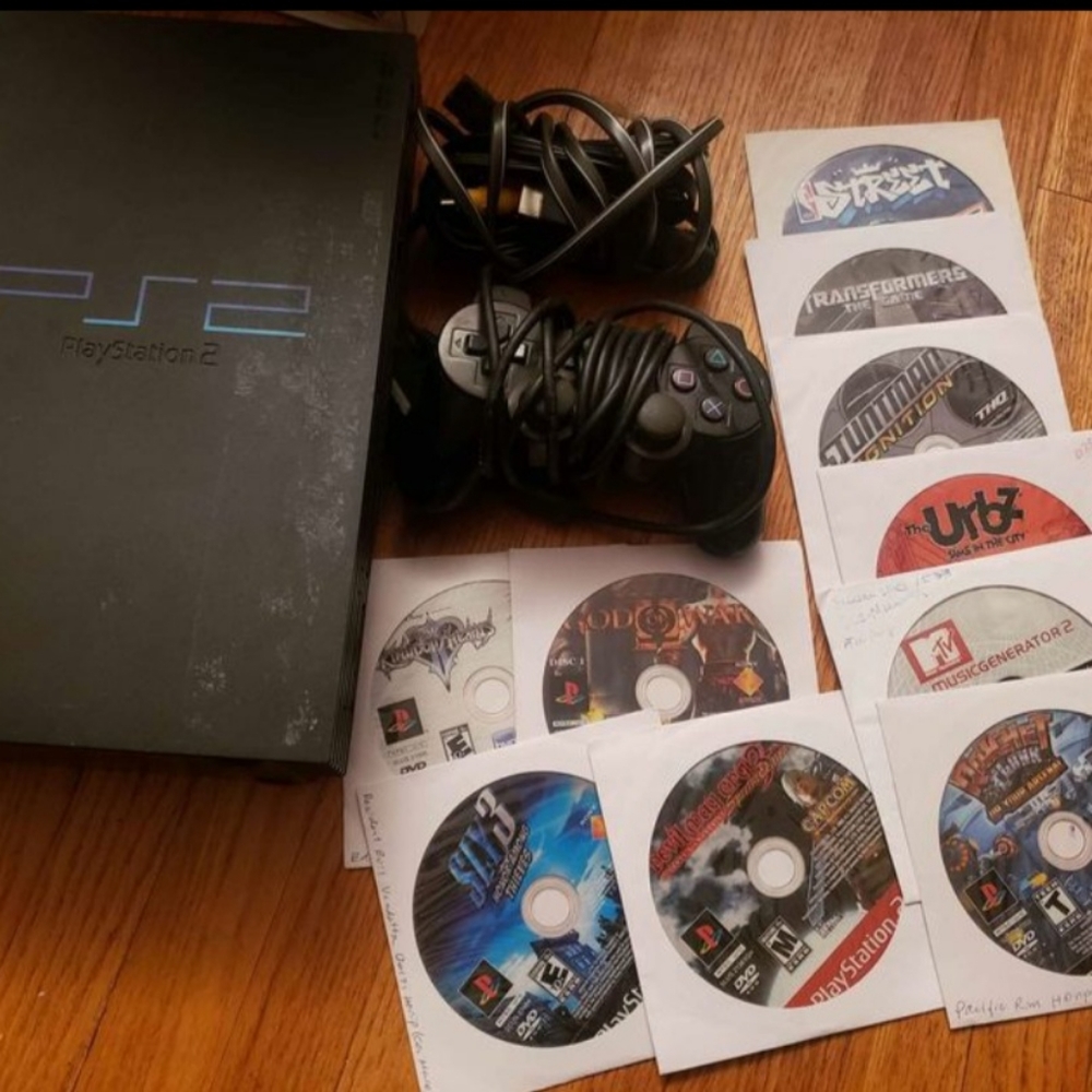 Ps2 fat with 2 controller and games